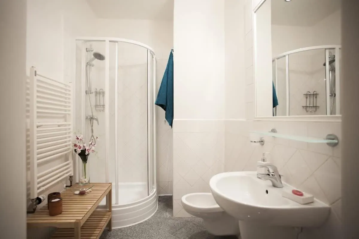 Charles Bridge Apartment Prag