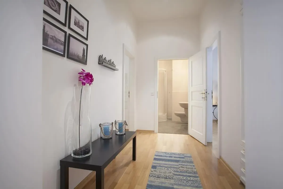 Charles Bridge Apartment Praha