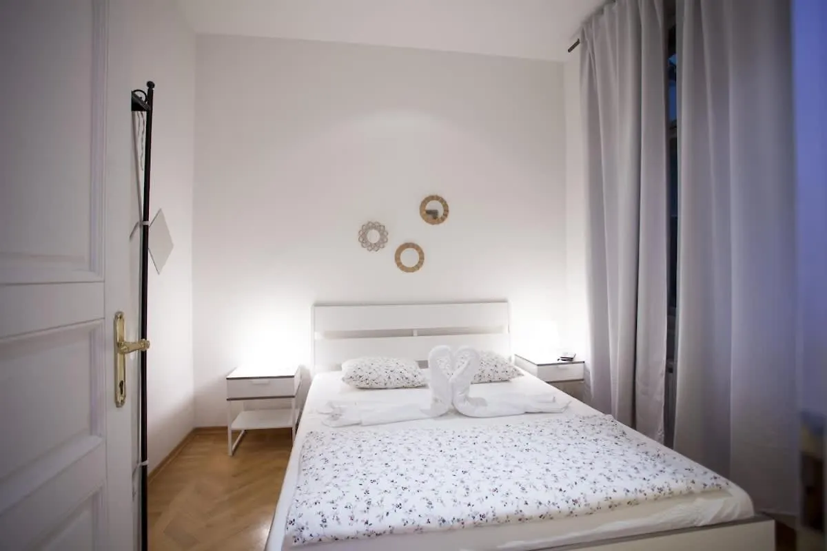 Charles Bridge Apartment Praha Česká republika