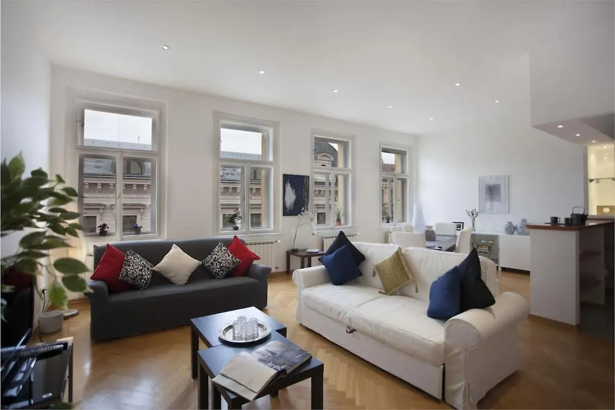 Charles Bridge Apartment Praha