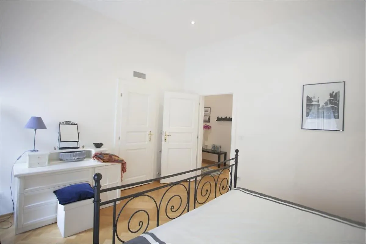 Charles Bridge Apartment Praha