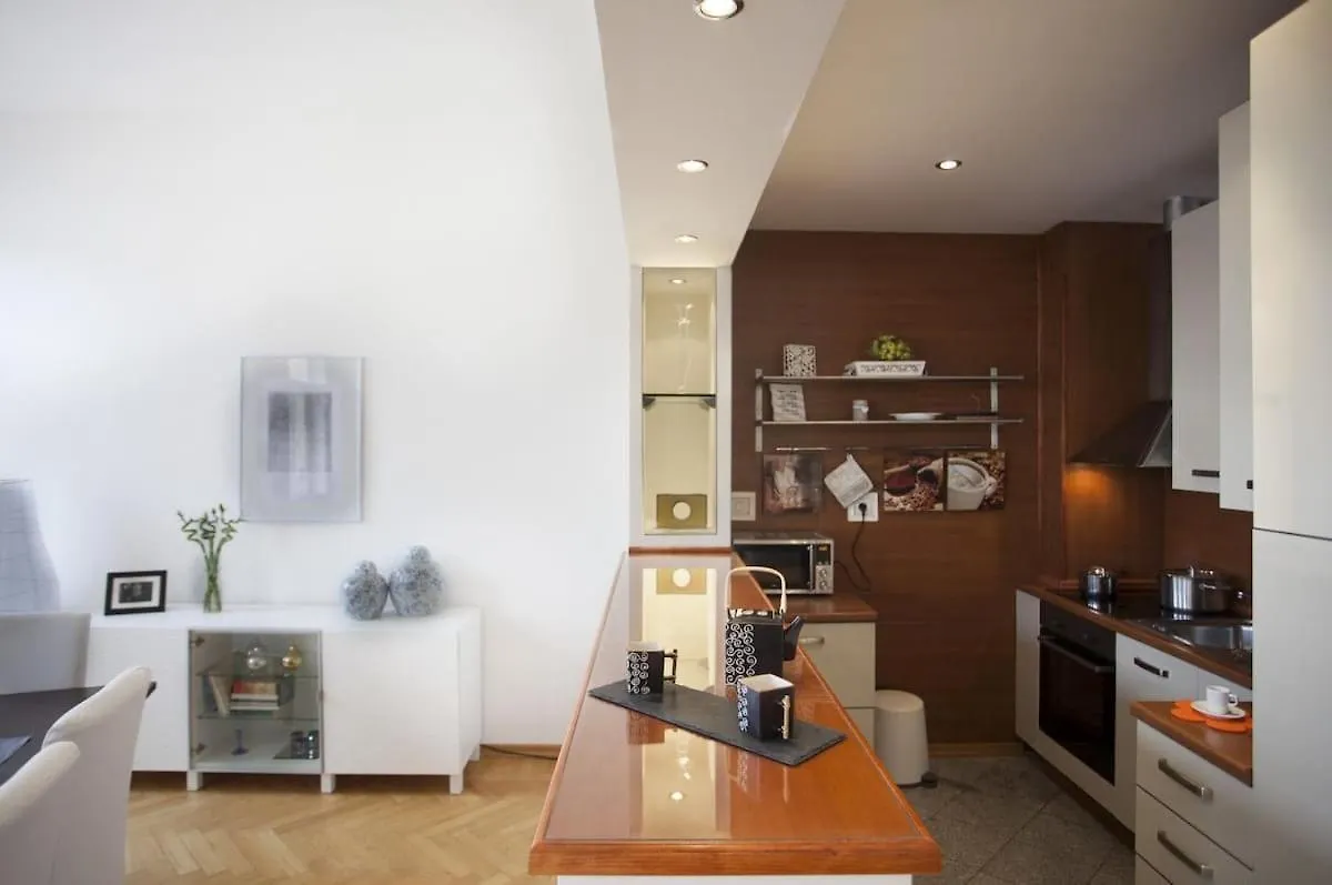 Charles Bridge Apartment Prag Tschechische Republik